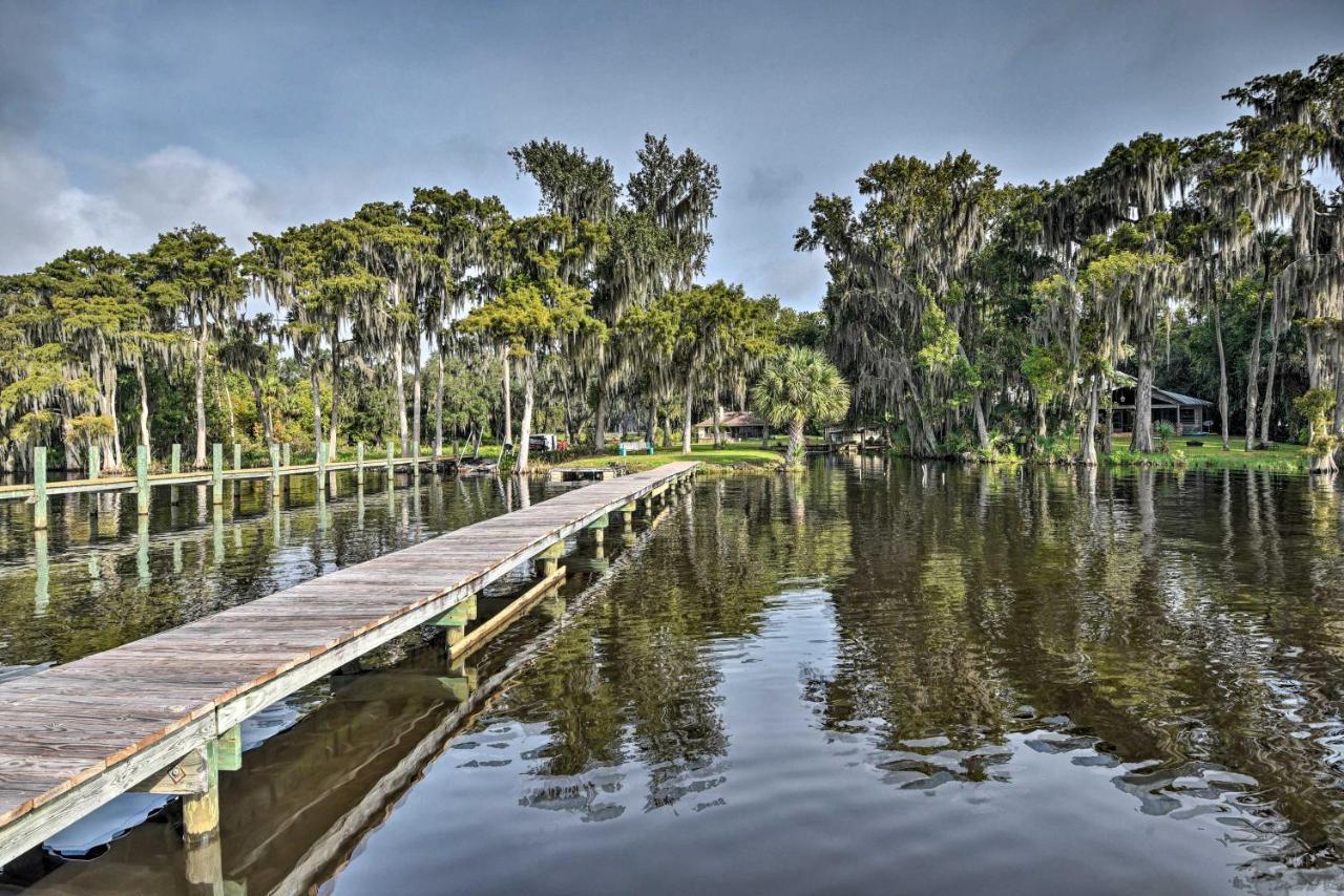 Pirate Cove Home In Welaka Dock And River Access! Exterior photo